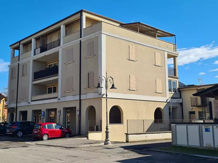 Immagine 11 di Trilocale in vendita  in Piazzetta Risorgimento 1 a Montirone