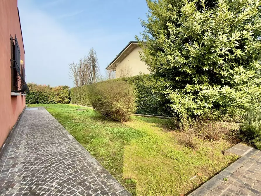 Immagine 13 di Casa indipendente in vendita  in Via Volta Traversa . II 1 a San Zeno Naviglio