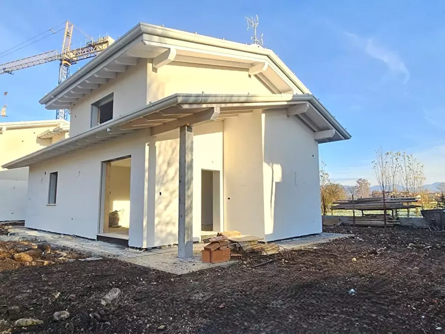 Immagine 1 di Villa in vendita  a Nuvolera