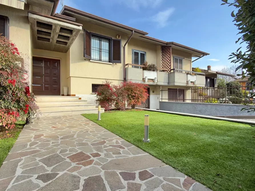 Immagine 2 di Villetta a schiera in vendita  a San Zeno Naviglio