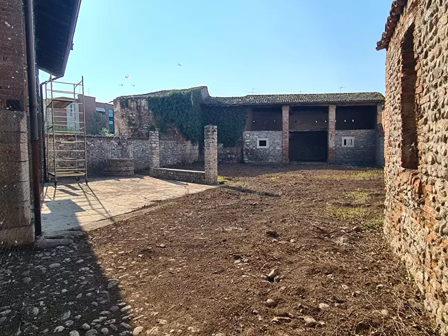 Immagine 12 di Rustico / casale in vendita  in Via Santissima 27 a Borgosatollo