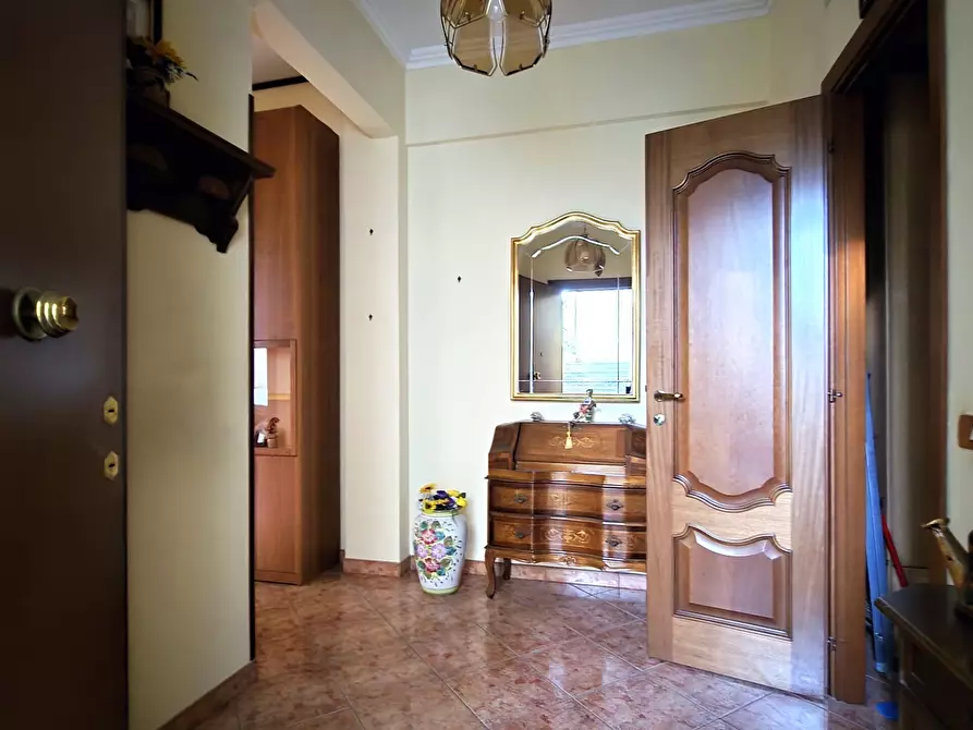 Immagine 3 di Bilocale in vendita  in Via Val Savio 8 a Roma