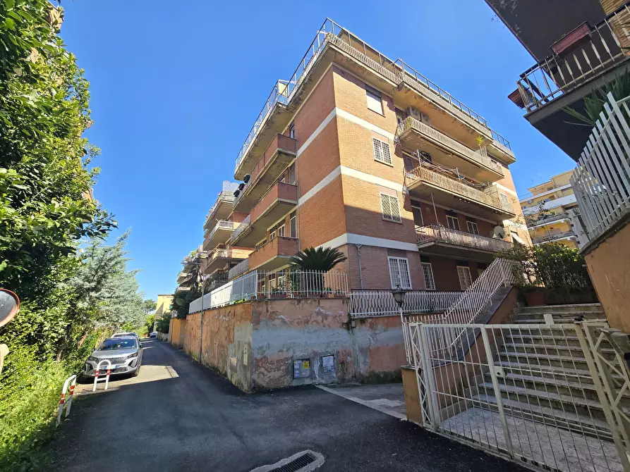Immagine 2 di Quadrilocale in vendita  in Via Mario Canavari 11 a Roma