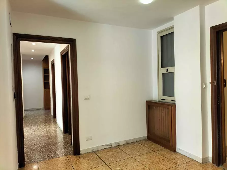 Immagine 3 di Quadrilocale in affitto  in Via Emilio de Marchi 33 a Roma