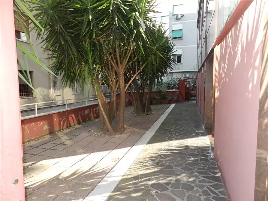 Immagine 10 di Ufficio in affitto  in via degli abeti 29 a Roma