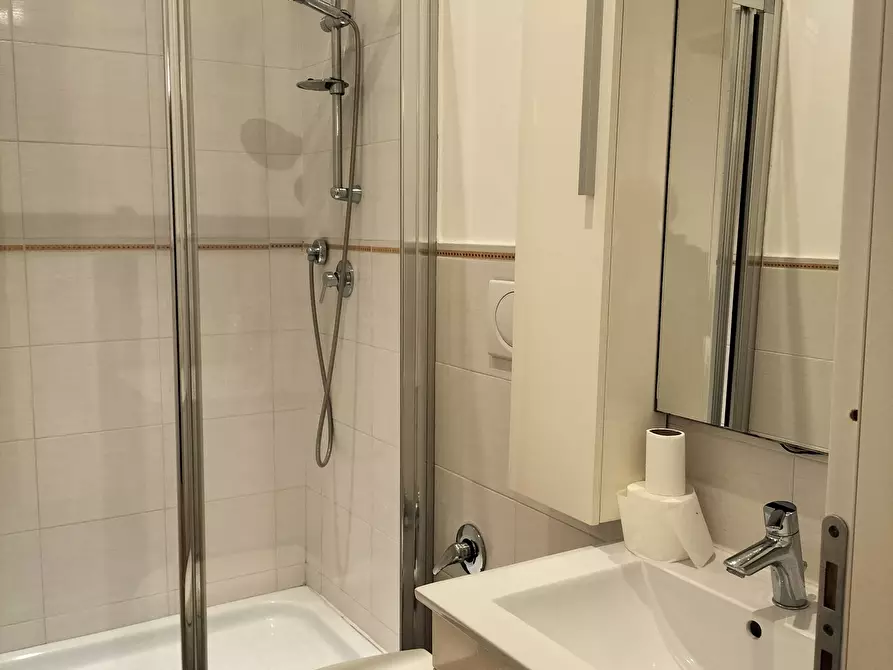 Immagine 27 di Trilocale in affitto  in Via Beato Angelico a Roma