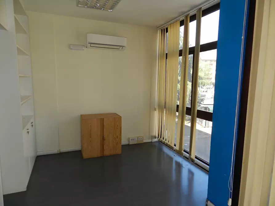 Immagine 8 di Ufficio in affitto  in via degli abeti 29 a Roma