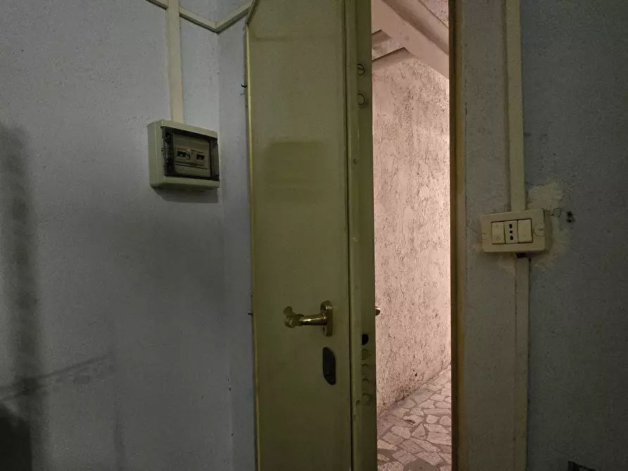 Immagine 5 di Magazzino in vendita  in Via Emilio de Marchi 21 a Roma