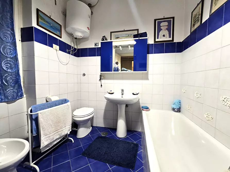 Immagine 17 di Quadrilocale in affitto  in Via Rodolfo LancianiVia Rodolfo lanciani 8 a Roma