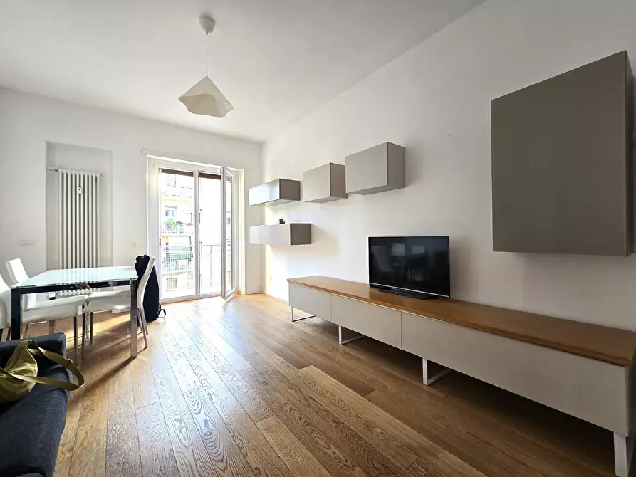 Immagine 1 di Trilocale in affitto  in Via Capo Miseno 6 a Roma