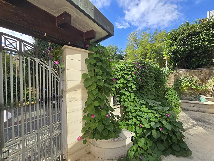 Immagine 2 di Quadrilocale in vendita  in Via Ramiro Fabiani 116 a Roma