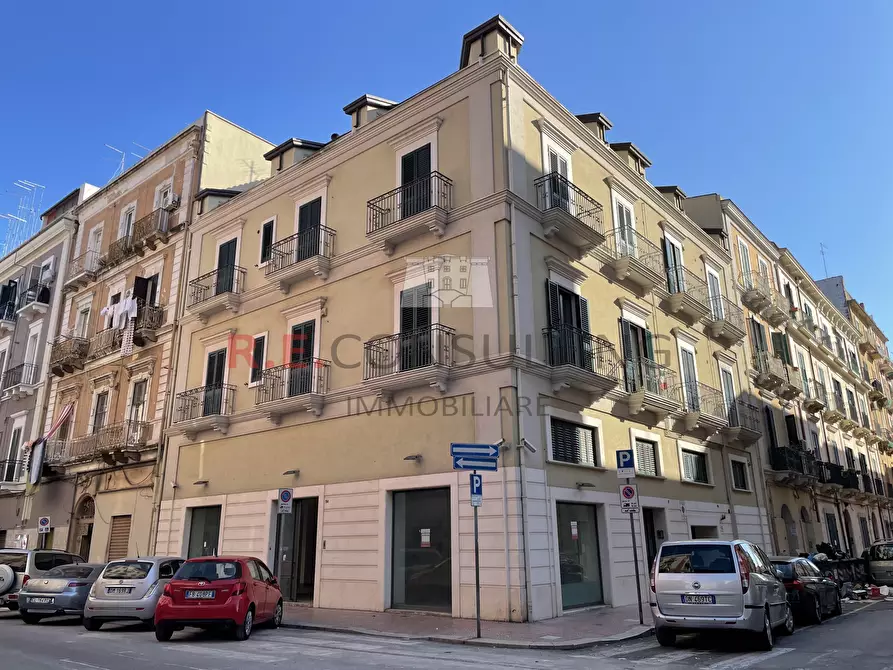 Immagine 1 di Locale commerciale in vendita  in Via Mazzini 114 a Taranto
