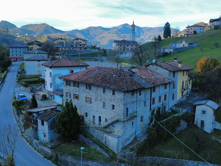 Immagine 25 di Rustico / casale in vendita  a Val Brembilla