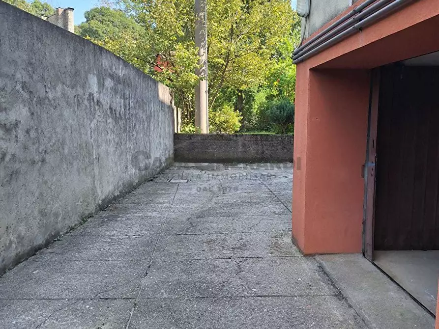 Immagine 4 di Garage in vendita  in Via Michelangelo Buonarroti 14 a Ponte San Pietro