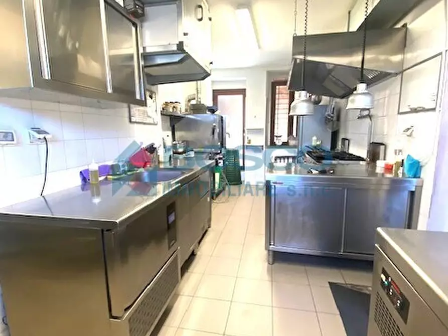 Immagine 22 di Bar / Ristorante in vendita  a Lerici