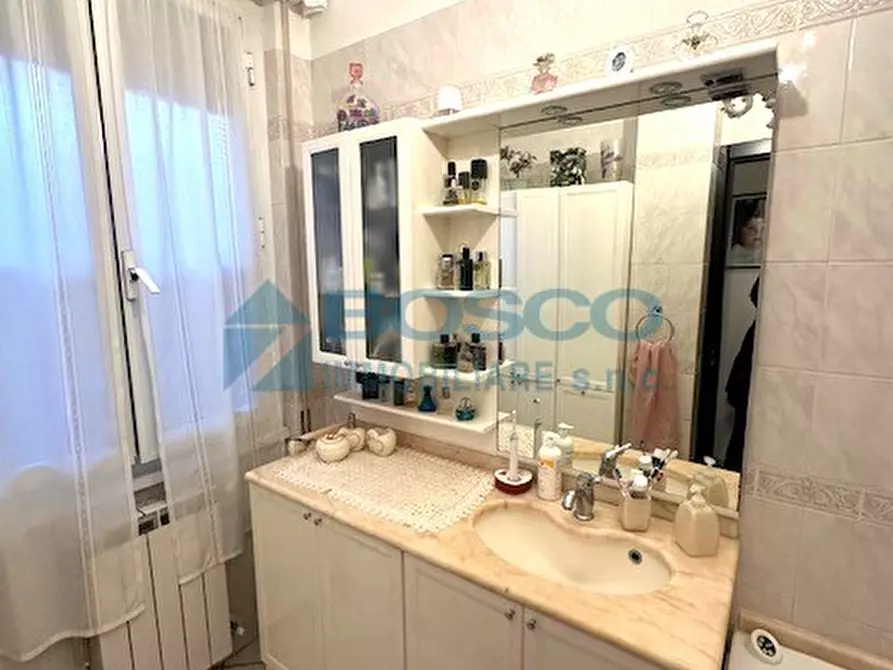 Immagine 9 di Pentalocale in vendita  in Largo Marcantone a La Spezia