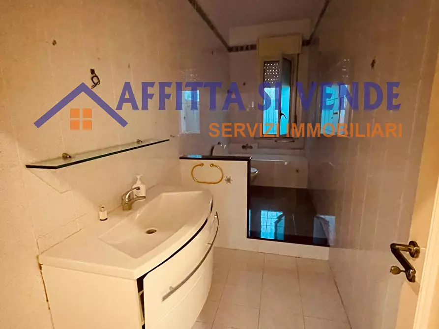 Immagine 27 di Pentalocale in vendita  in Via Napoli 8 a Floridia