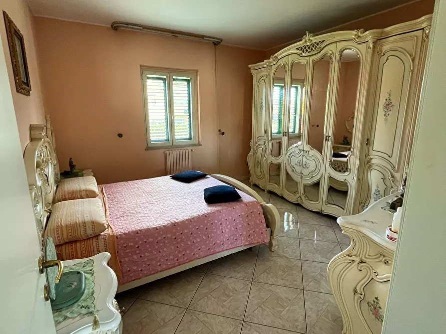 Immagine 16 di Casa trifamiliare in vendita  a Pescara