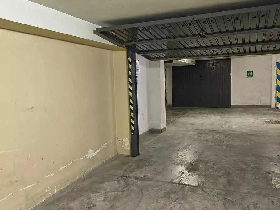 Immagine 7 di Garage in affitto  a Pescara