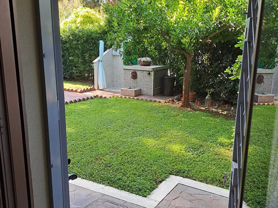 Immagine 7 di Villa in vendita  in Via Figlie della Sapienza 15 a Pescara