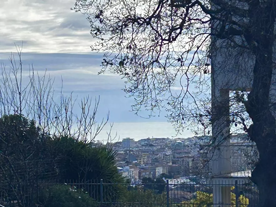 Immagine 10 di Rustico / casale in vendita  a Pescara