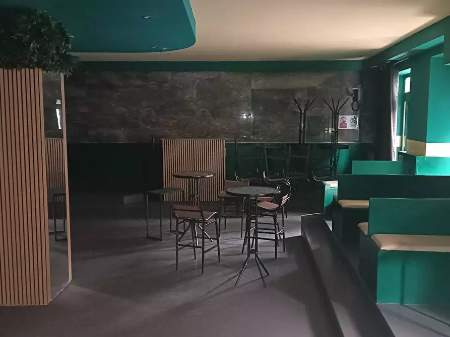 Immagine 4 di Attività commerciale in vendita  a Pescara