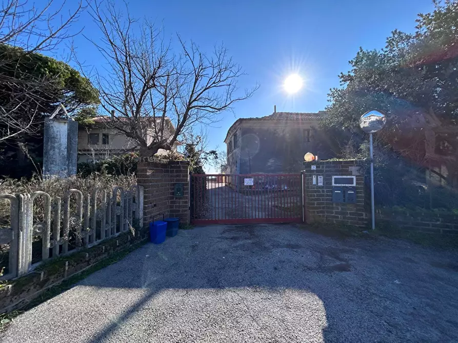 Immagine 6 di Rustico / casale in vendita  a Pescara