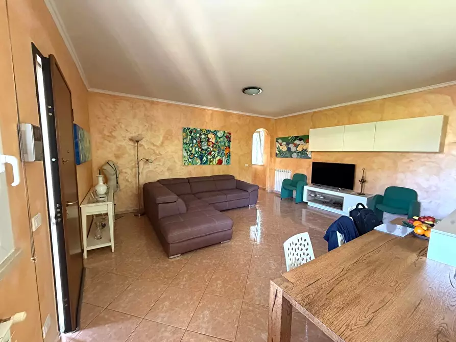 Immagine 11 di Villa in vendita  a Castelnuovo Di Porto