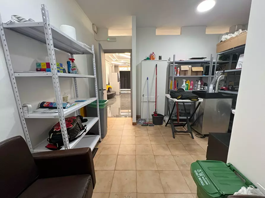 Immagine 12 di Attività commerciale in vendita  in Via Provinciale Capena 31 a Capena