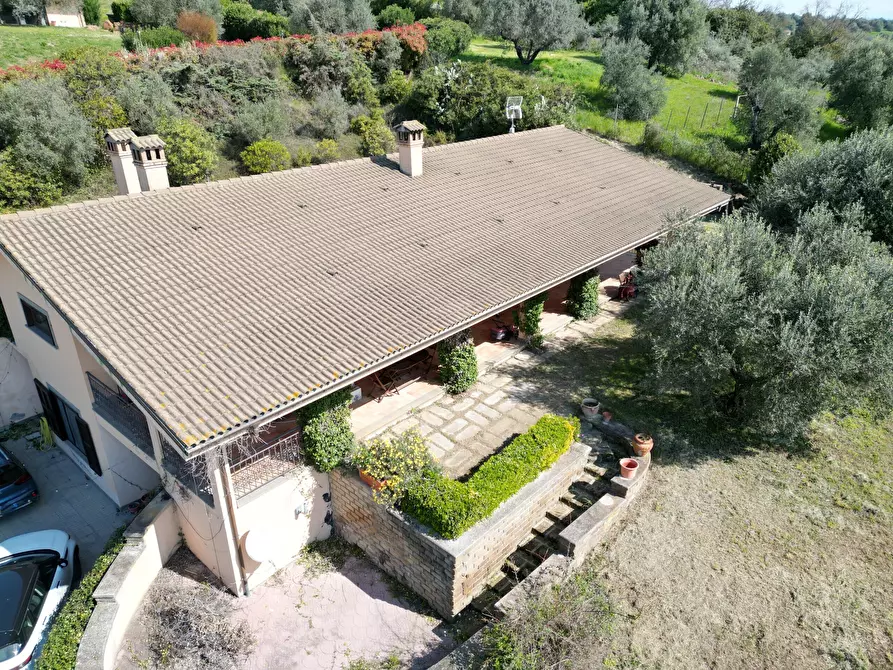 Immagine 2 di Villa in vendita  a Fiano Romano