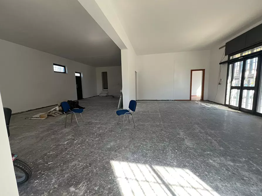 Immagine 13 di Locale commerciale in vendita  a Fiano Romano