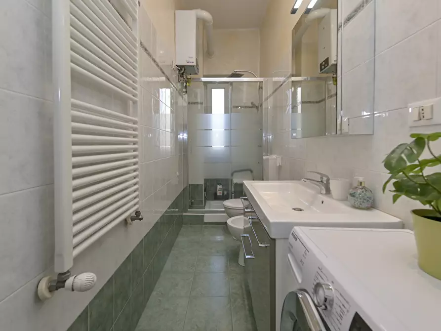 Immagine 37 di Quadrilocale in vendita  in via Livorno 9 a Torino