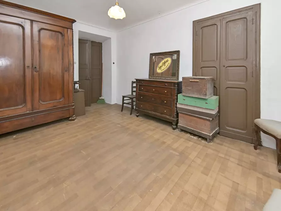 Immagine 33 di Pentalocale in vendita  in via torino 4 a Lemie