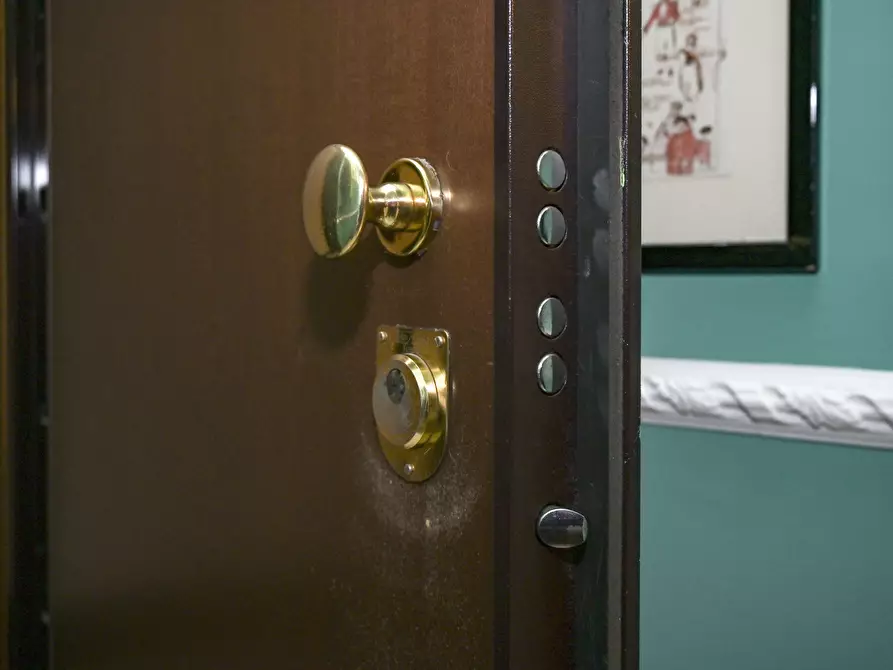 Immagine 46 di Bilocale in vendita  in Via Monginevro 220 a Torino