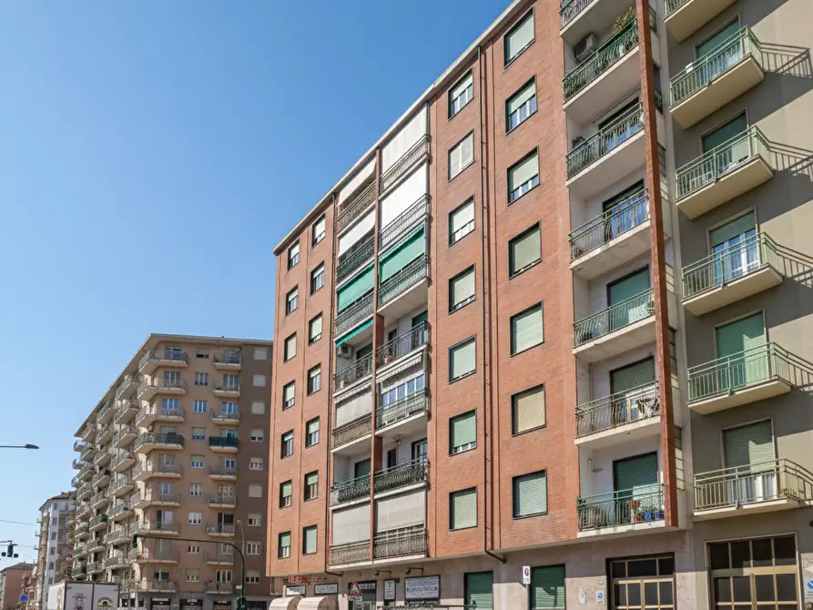 Immagine 1 di Bilocale in vendita  in Via Monginevro 220 a Torino