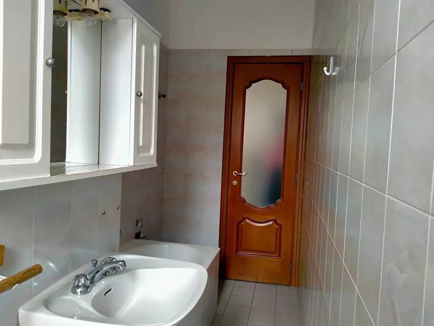 Immagine 17 di Bilocale in vendita  in Via Meina 8 a Torino