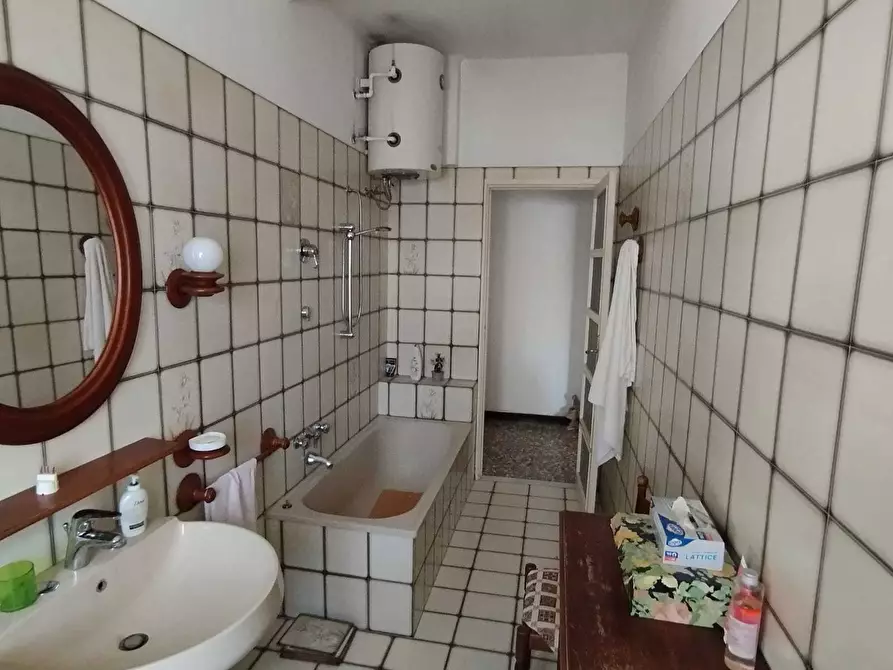 Immagine 8 di Quadrilocale in vendita  in Via Ugo Foscolo 1 a Novi Ligure