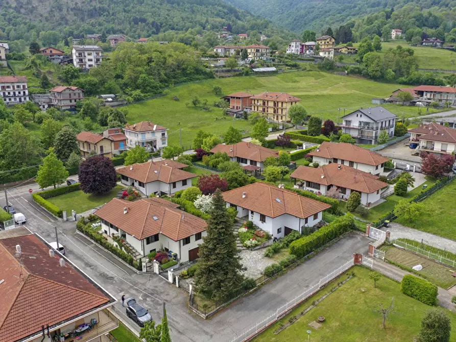 Immagine 3 di Villa in vendita  in Via Loreto 86 a Lanzo Torinese