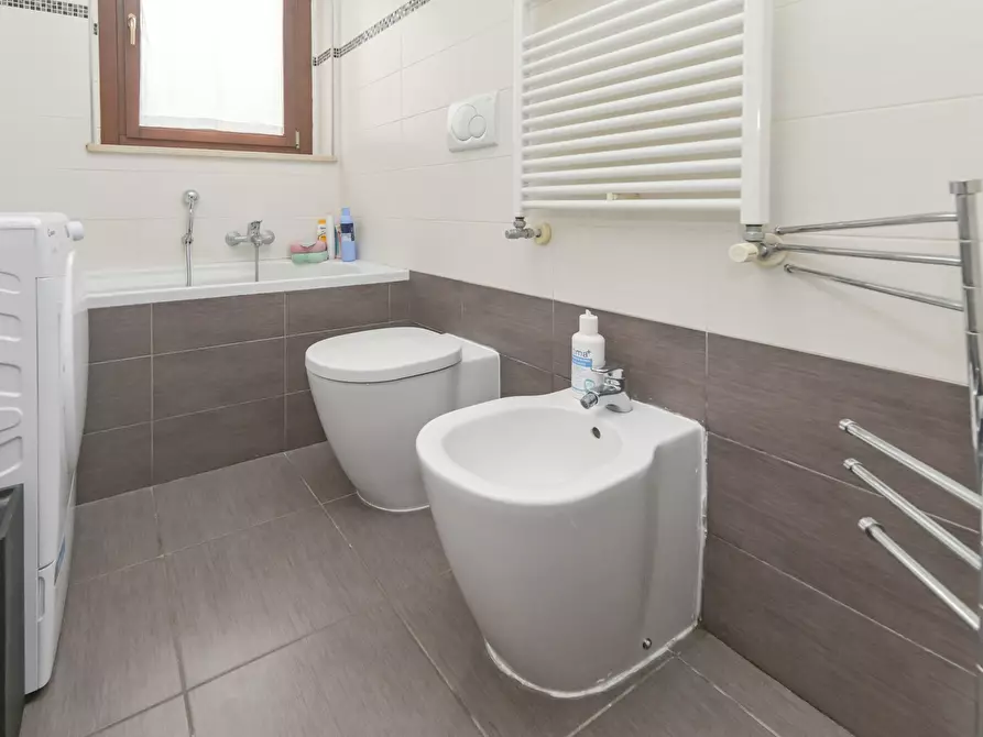 Immagine 35 di Trilocale in vendita  in Via Quarto dei Mille 5 a Torino