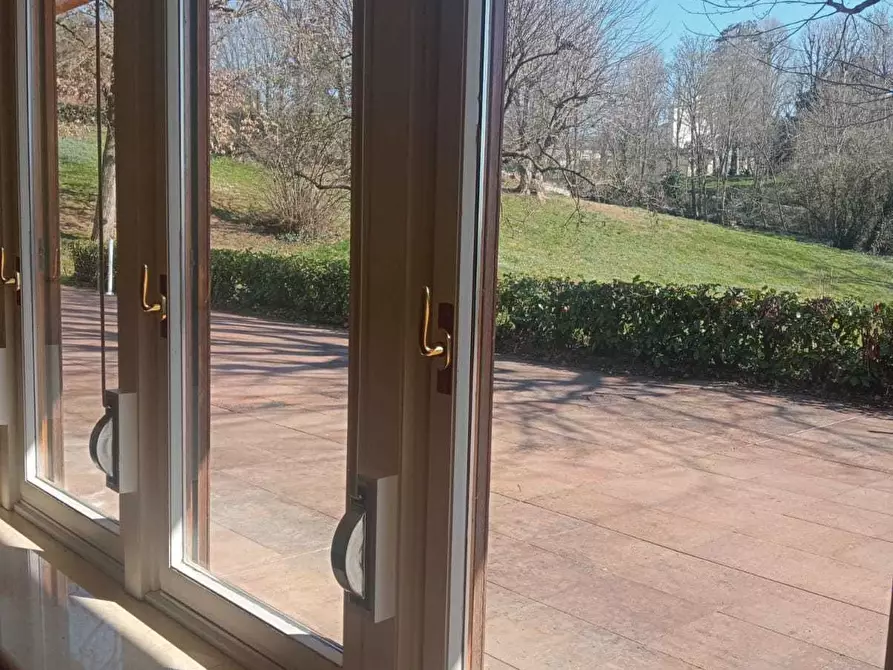 Immagine 40 di Pentalocale in vendita  in Strada Milius - Ronsaglia 14 a Moncalieri