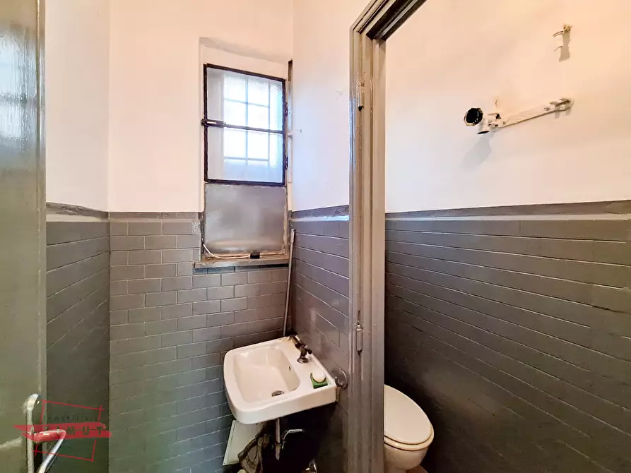 Immagine 7 di Locale commerciale in vendita  in Corso Vercelli 210 a Torino