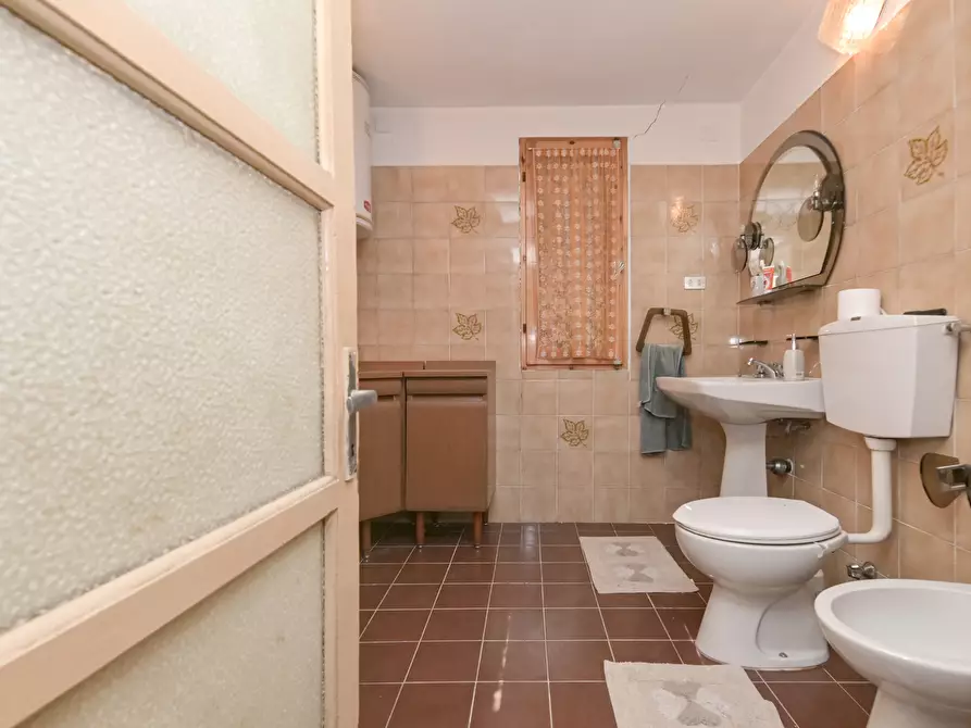 Immagine 53 di Pentalocale in vendita  in via torino 4 a Lemie