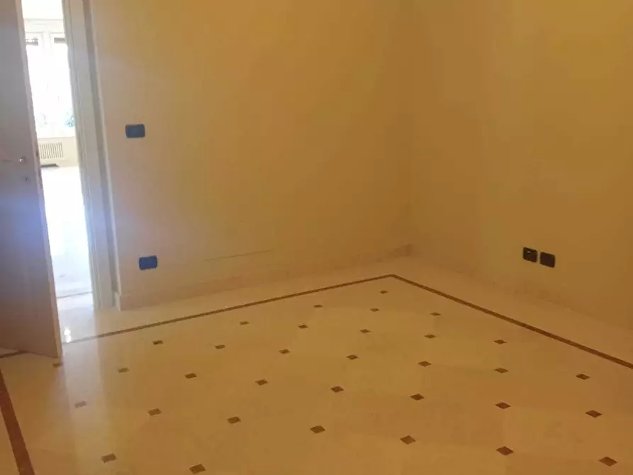 Immagine 59 di Pentalocale in vendita  in Strada Milius - Ronsaglia 14 a Moncalieri