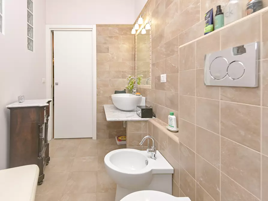 Immagine 31 di Quadrilocale in vendita  in via trecate 15 a Torino