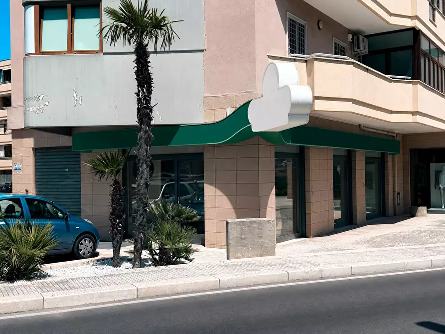 Immagine 2 di Attività commerciale in vendita  in Via Amleto Pesce a Monopoli