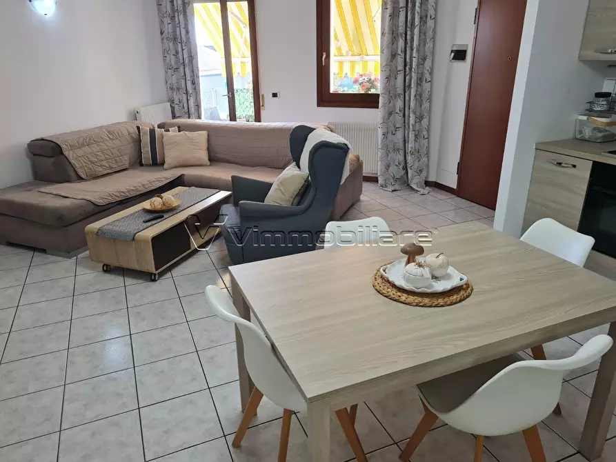 Immagine 10 di Trilocale in vendita  in Via primo maggio 9/11 a Noventa Vicentina