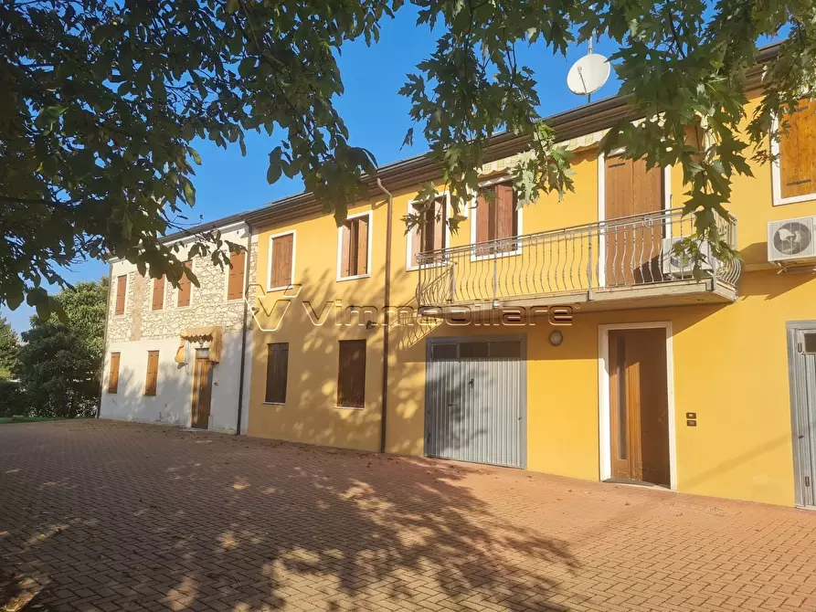 Immagine 1 di Casa bifamiliare in vendita  in via Gabriele D'Annunzio 28/B a Noventa Vicentina