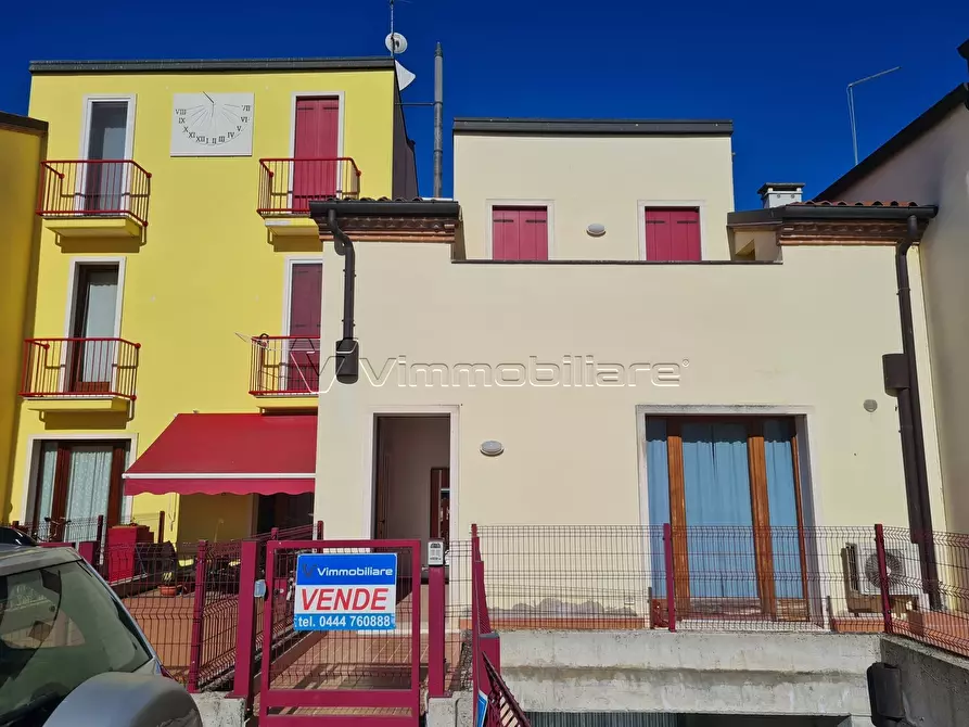 Immagine 3 di Porzione di casa in vendita  in Via Cà Montanare 8 a Barbarano Mossano