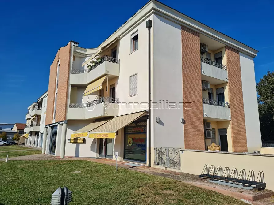 Immagine 1 di Trilocale in vendita  in Via primo maggio 9/11 a Noventa Vicentina