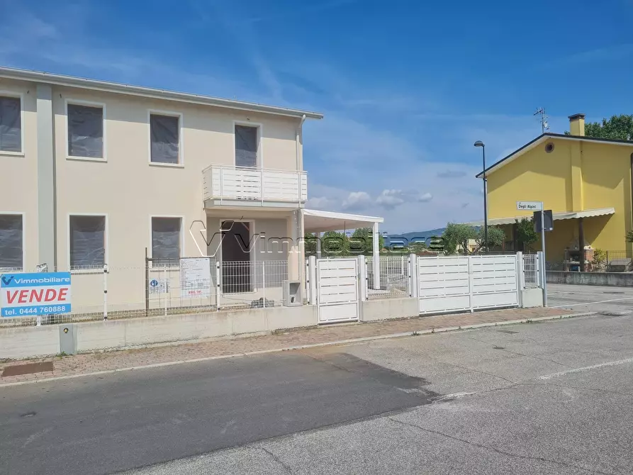 Immagine 2 di Casa bifamiliare in vendita  in via degli alpini sn a Albettone